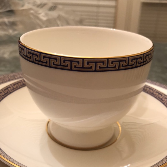 Wedge wood China 4 piece setting never been used. - Picture 3 of 3